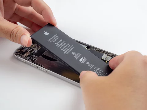 Замена аккумулятора на iPhone в Долгопрудном